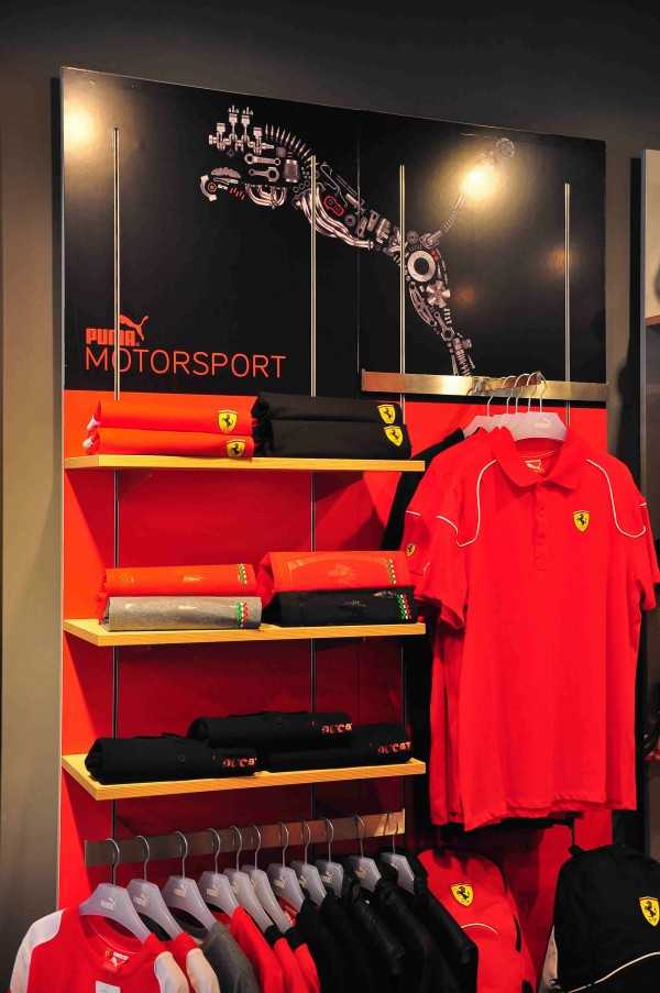 interior_branding/branded_apparel_outlet_