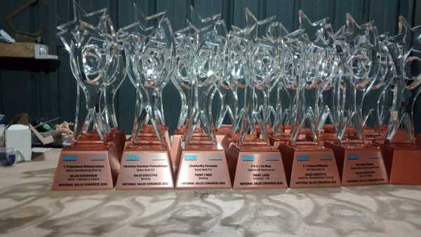 awards_badges_and_labels/acrylic_or_crystal_plaques